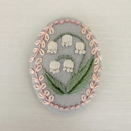 【刺繍キット】すずらんの刺繍ブローチ −グレー−の画像