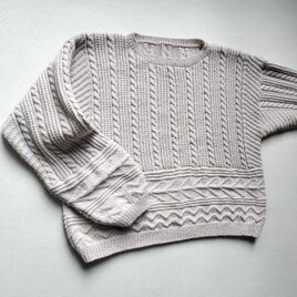 パステルグレー　手編みガンジーセーターの画像