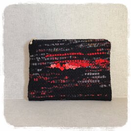 裂き織り フラットポーチ Ⅿ (黒と赤）の画像