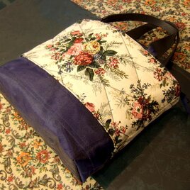 畳縁とジャガード織のキルティングバッグの画像