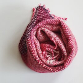 手織りカシミアマフラー・・ピンクいろいろの画像
