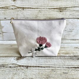 大人かわいい手刺繍カーネーションのポーチ(ピンク) 国産帆布　コットン　リネンリボン　小物入れの画像