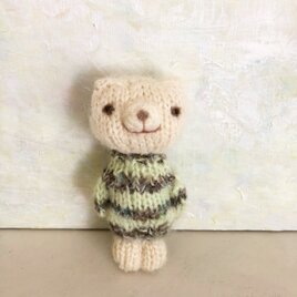 チョコミントセーターの シロクマ　あみぐるみ　teddyの画像