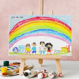 子どもの絵から作るメモリアルキャンバスの画像