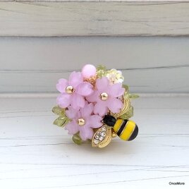 桜とミツバチの帯留め（Ｂ）の画像