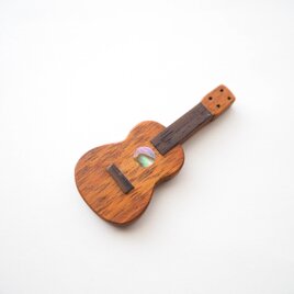 楽器と同じ材料で制作したukuleleブローチ ペンダント　アバロン貝ver 9の画像