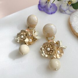 【送料無料】Petit bouquet ビジューイヤリング -Floral white- ★春色パステルカラー♪の画像