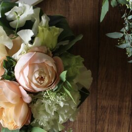 季節のお花で創る生花アレンジメント　生花　フレッシュフラワー　アレンジメント　花　ギフト　お誕生日　母の日　入学祝　の画像