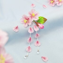 繊細な花びらの手染め羽二重　桜の髪飾り ミニ/つまみ細工 卒業式　和 着物　春　成人式　花見　和小物　浴衣の画像