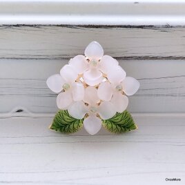 紫陽花の帯留め（ホワイト）