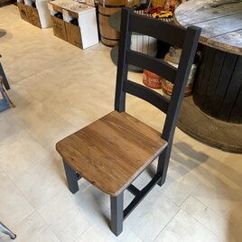 在庫あり　即納　Ok  Hotaru 椅子　チェアー　キッチン　リビング　ダーク　ブラック　家具　天然木　無垢材の画像