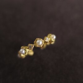 K18 Seed pearl daiamond　Ear cuffの画像