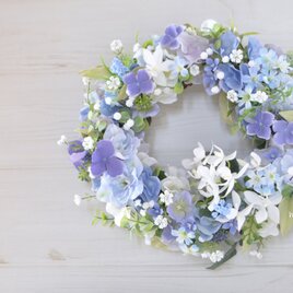 パープルブルーの花と白いラン　フラワーリース：ラン　あじさい　ブルー　パープル　白　ラン　母の日の画像