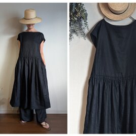 フレンチスリーブ　ギャザーワンピース