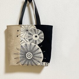 送料無料☆モノトーン幾何学模様のトートかばんの画像