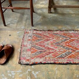 vintage rug　OLD KILIM ヤストゥク（エリベリンデモチーフ）の画像