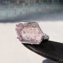 ゲーサイト in クォーツ リング / Goethite in Quartz Ringの画像