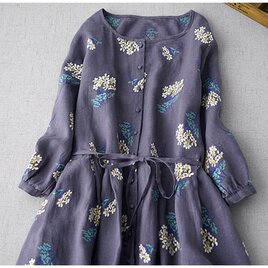 リネン00％紫陽花総刺繡クルミ釦、ポケット付き大人可愛い七分袖ワンピース♪の画像