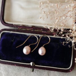 【14kgf】ピンクパープル淡水パールのエッグピアス＊6月誕生石 真珠の画像