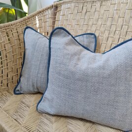 自然染め・手織り 綿100％ クッションカバー (ひし形模様ｘ青パイピング）インディゴ　大の画像