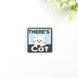 ４.５×４.５cm【＊白猫＊THERE'S CAT（猫が居ます） マグネットステッカー】車 通院 玄関 ドア ポストの画像