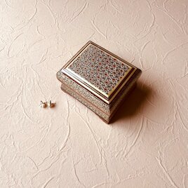 ペルシャの象嵌細工（寄木細工）小箱　宝石箱　長方形 12ｃｍ【KHA-173】の画像