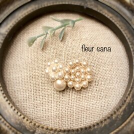 heart shapeのブローチ  cream・white