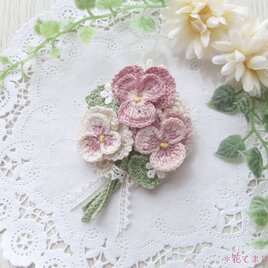 レース編み パンジーの小さなブーケのブローチ～pink&white～の画像