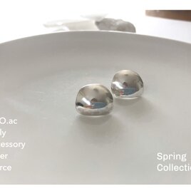 《silver950》まぁるい　台形　シルバー　スタッド　ピアス　樹脂イヤリング　変更可能　シンプル　の画像