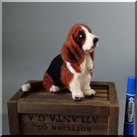 羊毛フェルト　犬　バセットハウンド　バセット・ハウンド　いぬ　イヌ　犬フィギュアの画像