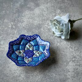 ペルシャのエナメル皿（ミーナーカーリー）飾り皿　アクセサリートレイ　香皿　Φ11ｃｍ【010-035】の画像