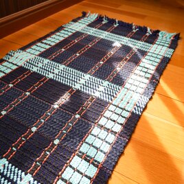手織りのマットネイビー&グレー(ガラ紡の糸とスーピマ綿の糸)52cm×115cmの画像