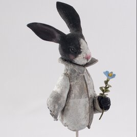 花とウサギ -  (塑像)の画像