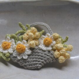 カモミールの花籠の画像
