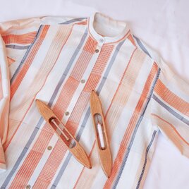 手織りのスタンドカラーのシルクシャツ　オレンジストライプの画像