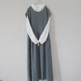 リネンのジャンパースカート　ブルーグレーの画像