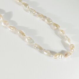 本真珠（バロック、淡水パール）のネックレス（マグネット、ナチュラルカラー）の画像