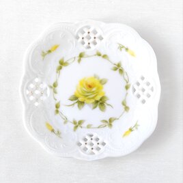 黄色いバラのプチプレート　透かし小皿の画像