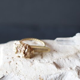 Quartz　鉱物標本　無垢の真鍮の指輪の画像