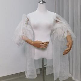 フリル袖 オフホワイト ふわふわ袖 デザイン感 可愛い 花嫁/ウェディングドレスの画像