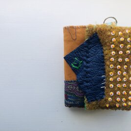 財布　布財布　ハンドメイド　手縫い　刺繍　パッチワーク　二つ折り　1980の画像