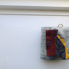 財布　布財布　ハンドメイド　手縫い　刺繍　パッチワーク　二つ折り　1976の画像