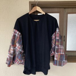 黒ニット✖️チュック柄パッチワークTシャツの画像