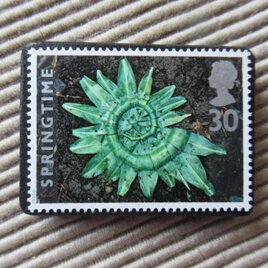 イギリス　化石切手ブローチ 9618の画像