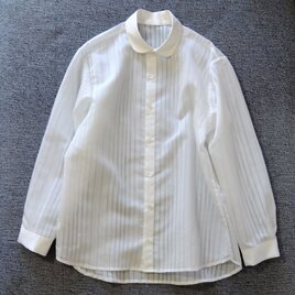 シアーストライプのクレリックシャツ
