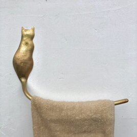 真鍮製　猫の後ろ姿のタオルハンガーの画像