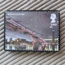アップサイクル　イギリス　切手ブローチ 9634の画像