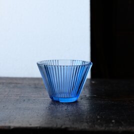 薄いブルーで可愛い◇プレスガラス猪口　小鉢　昭和前期　古道具　レトロ　ニュートロ 丁寧な暮らしに。の画像