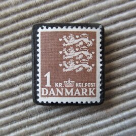 デンマーク　切手ブローチ9655の画像
