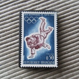 フランス　切手ブローチ 9675の画像